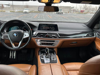 BMW 7 Series foto 10