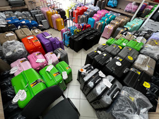 Огромный ассортимент чемоданов, доставка по всей Молдове быстро и недорого foto 1