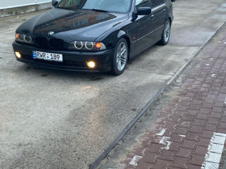 BMW 5 Series foto 10