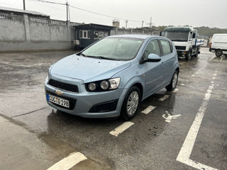 Chevrolet Aveo foto 2