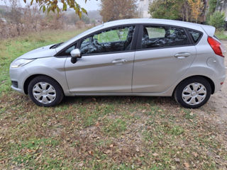 Ford Fiesta foto 3