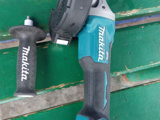 Makita  DGA  511 Z