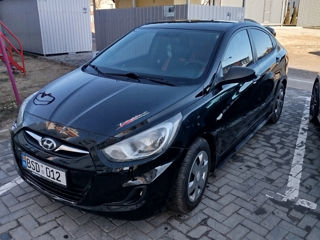 Hyundai Accent foto 9