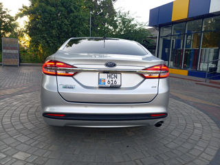 Ford Fusion foto 6