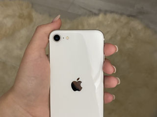 Продаю iphone se 2020 foto 2