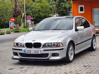 BMW 5 Series foto 1