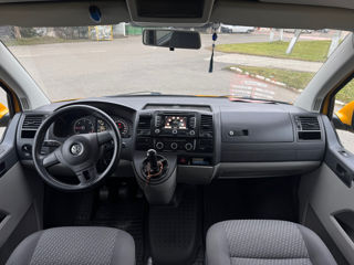 Volkswagen Caravelle foto 10