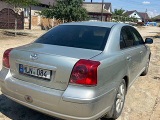 Toyota Avensis foto 5