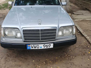 Mercedes E-Class foto 2