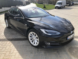 Tesla Model S foto 1