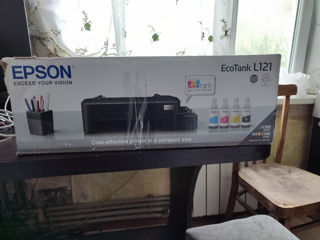 Продаю принтер цветной Epson L121