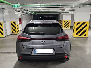 Lexus UX foto 2