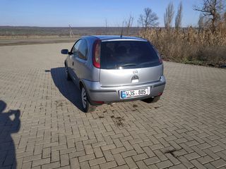 Opel Corsa foto 2