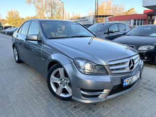 Mercedes C-Class foto 5