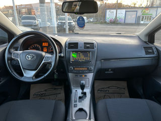 Toyota Avensis foto 8