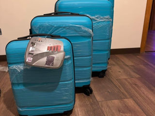 Комплект чемоданов foto 1