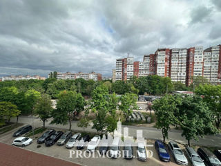 Apartament cu 3 camere, 130 m², Botanica, Chișinău foto 9