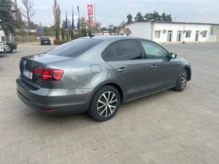 Volkswagen Jetta foto 6