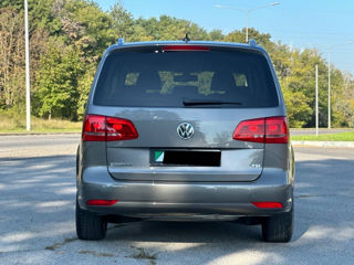 Volkswagen Touran foto 10