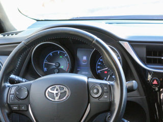 Toyota Auris foto 8