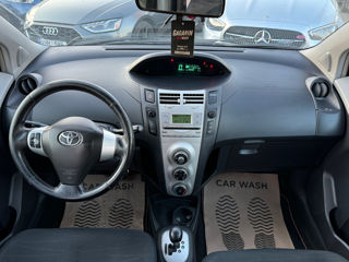 Toyota Yaris foto 10