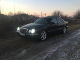 Mercedes E Class foto 8