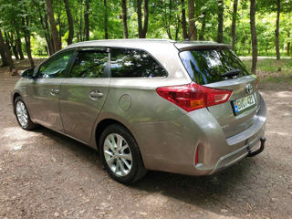 Toyota Auris фото 3