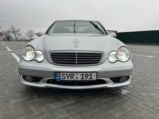 Mercedes C-Class foto 6