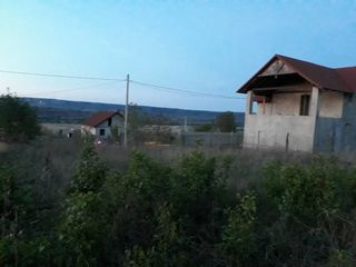 Vind teren cu vedere panoramica,8500 euro, pentru constructia casei, 20 km pina la Chisinau foto 1