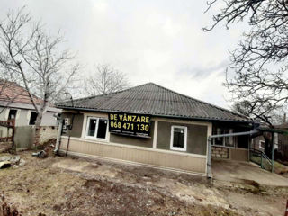 Spre Vinzare! Casa (statut de Casa) chiar in centrul s. Teleseu (Teren de constructie 6 ari)