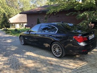 BMW 7 Series foto 1