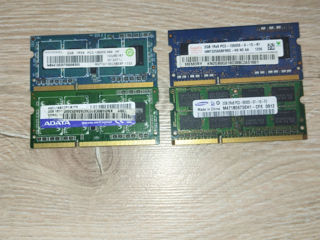 Vând memorii RAM 8GB și 2Gb DDR3