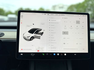 Tesla Model Y foto 13