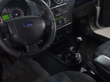 Ford Fiesta 5D foto 2