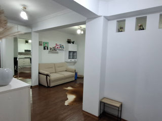 1-комн. кв., 60 м², 1/10 эт.