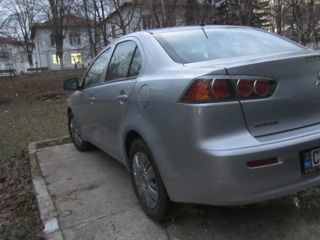 Mitsubishi Lancer foto 3