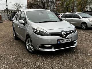 Renault Grand Scenic foto 2