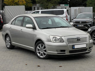 Toyota Avensis foto 4