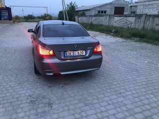 BMW 5 Series foto 3