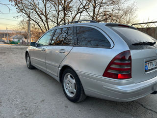 Mercedes C-Class foto 5