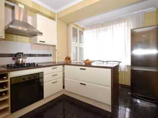 Apartament cu 2 camere, 65 m², Poșta Veche, Chișinău, Chișinău mun. foto 2