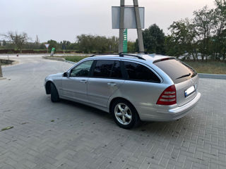 Mercedes C-Class foto 3