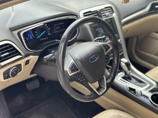 Ford Fusion foto 9