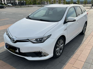 Toyota Auris фото 3