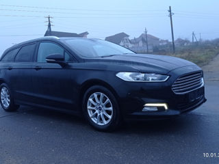 Ford Mondeo foto 2