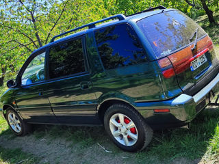 Mitsubishi Space Wagon foto 3