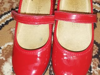Vind pantofi Melania (Italia) marimea 28 starea ideala foto 1