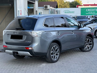 Mitsubishi Outlander foto 4