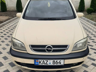 Opel Zafira foto 1