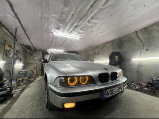 BMW 5 Series foto 9